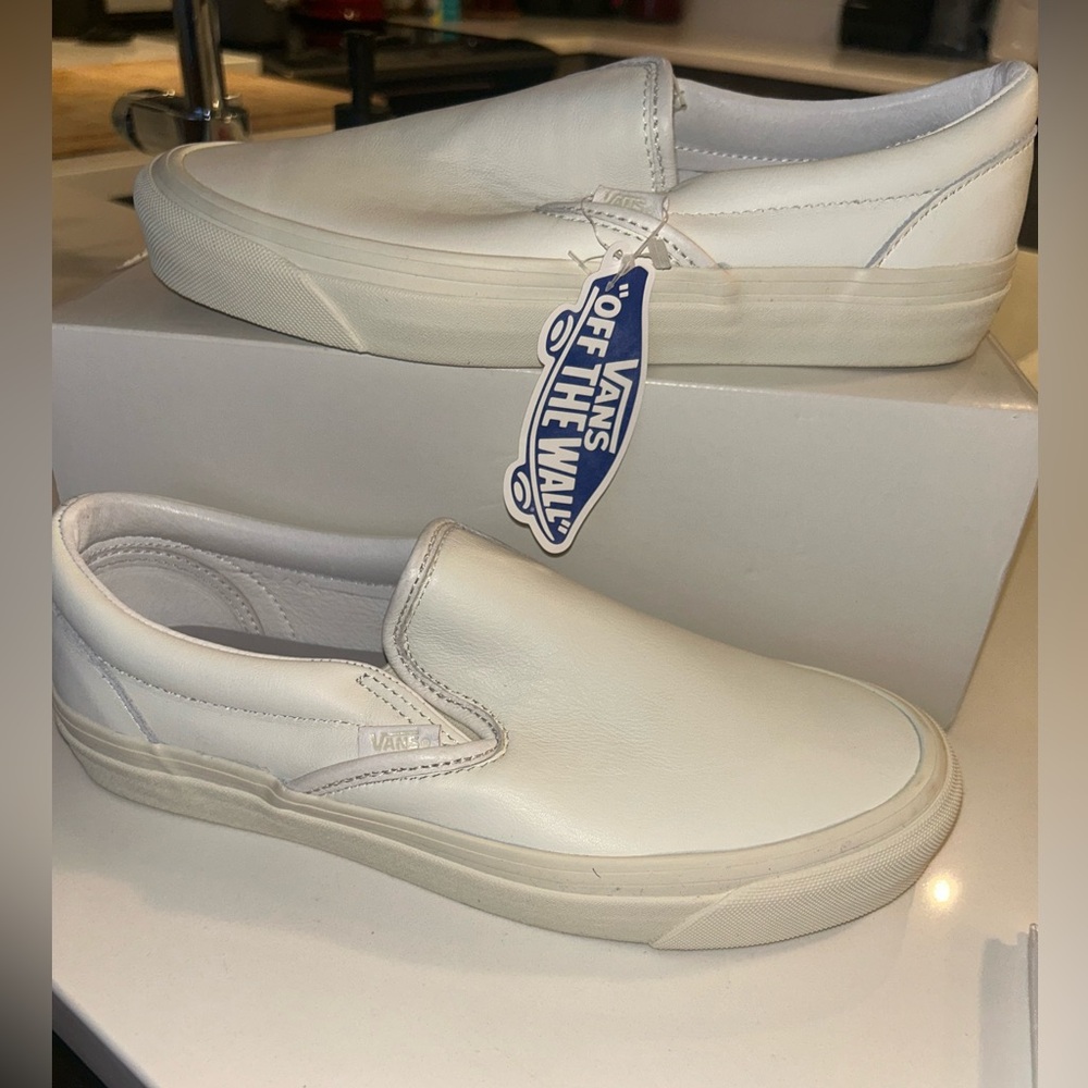 Vans x Aritzia slip ons Vans
Classic Slip-On 98 DX